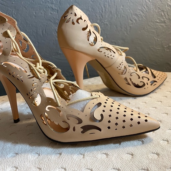 NWOT MADISON Blush Colored Laser Cut Stiletto Heels - Picture 9 of 16